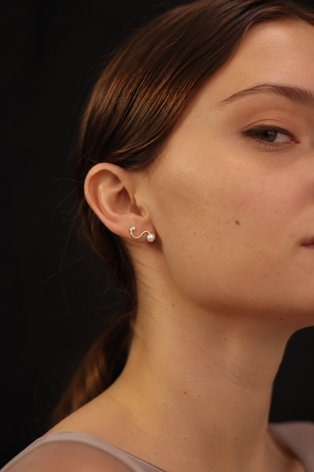 THE MIDNIGHT PEARL EARRINGS GOLD