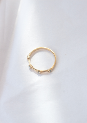 THE SEAL OF LOVE DIAMOND RING - Gold