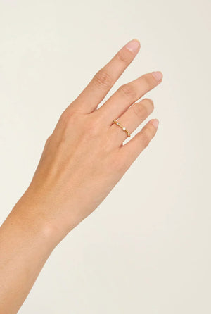 THE SEAL OF LOVE DIAMOND RING - Gold